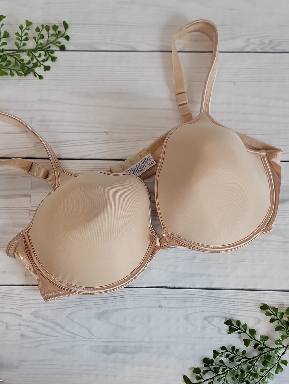 Playtex Nude T-Shirt Bra - Smooth Padded Underwire Womens Size 44C